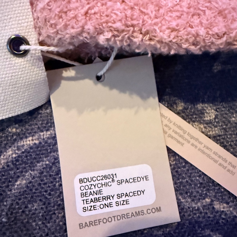 Barefoot dreams hat - Picture 4 of 5